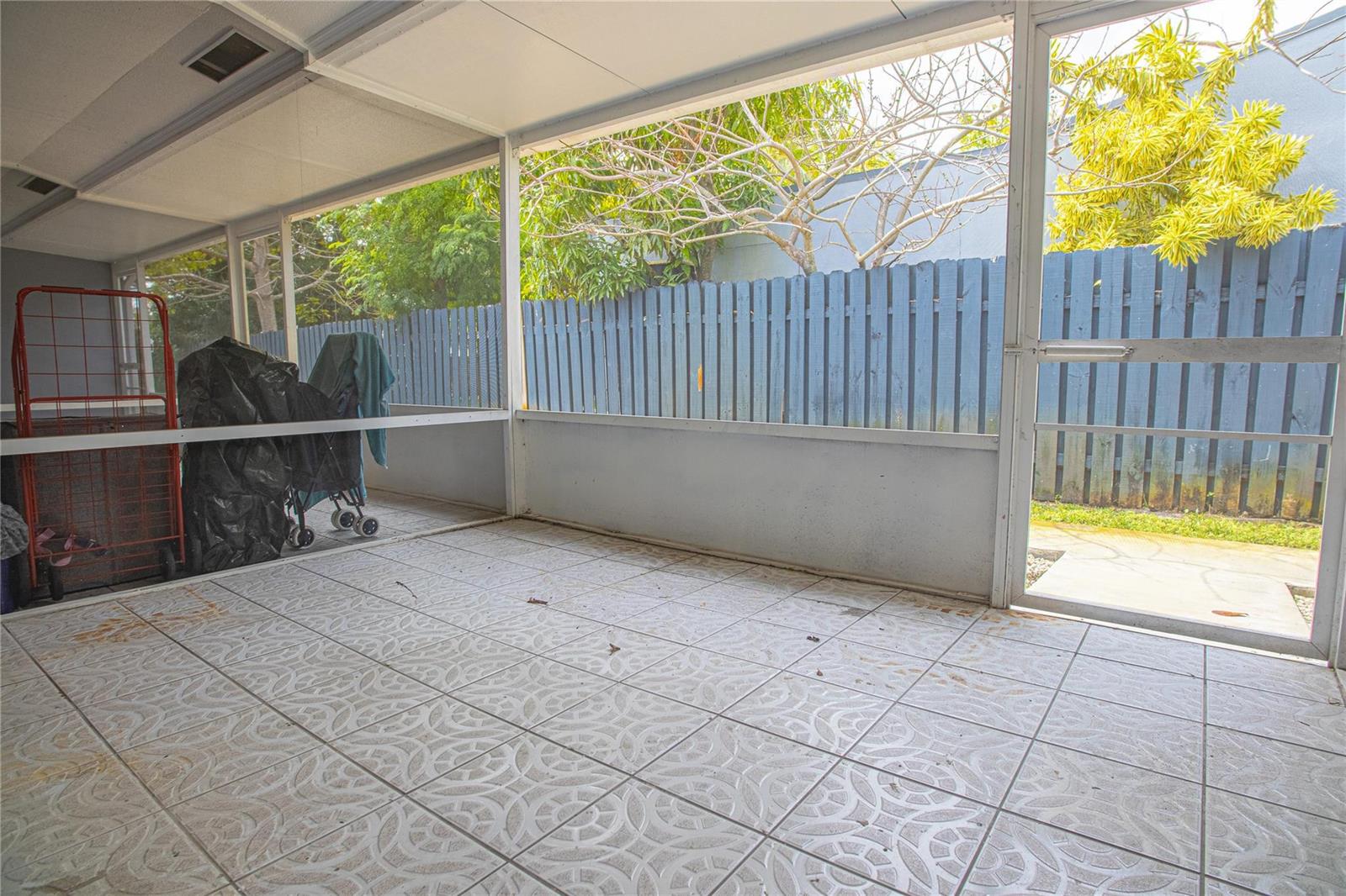   / 0 2016 sq. ft. $ 2026-06-21 0 foto
