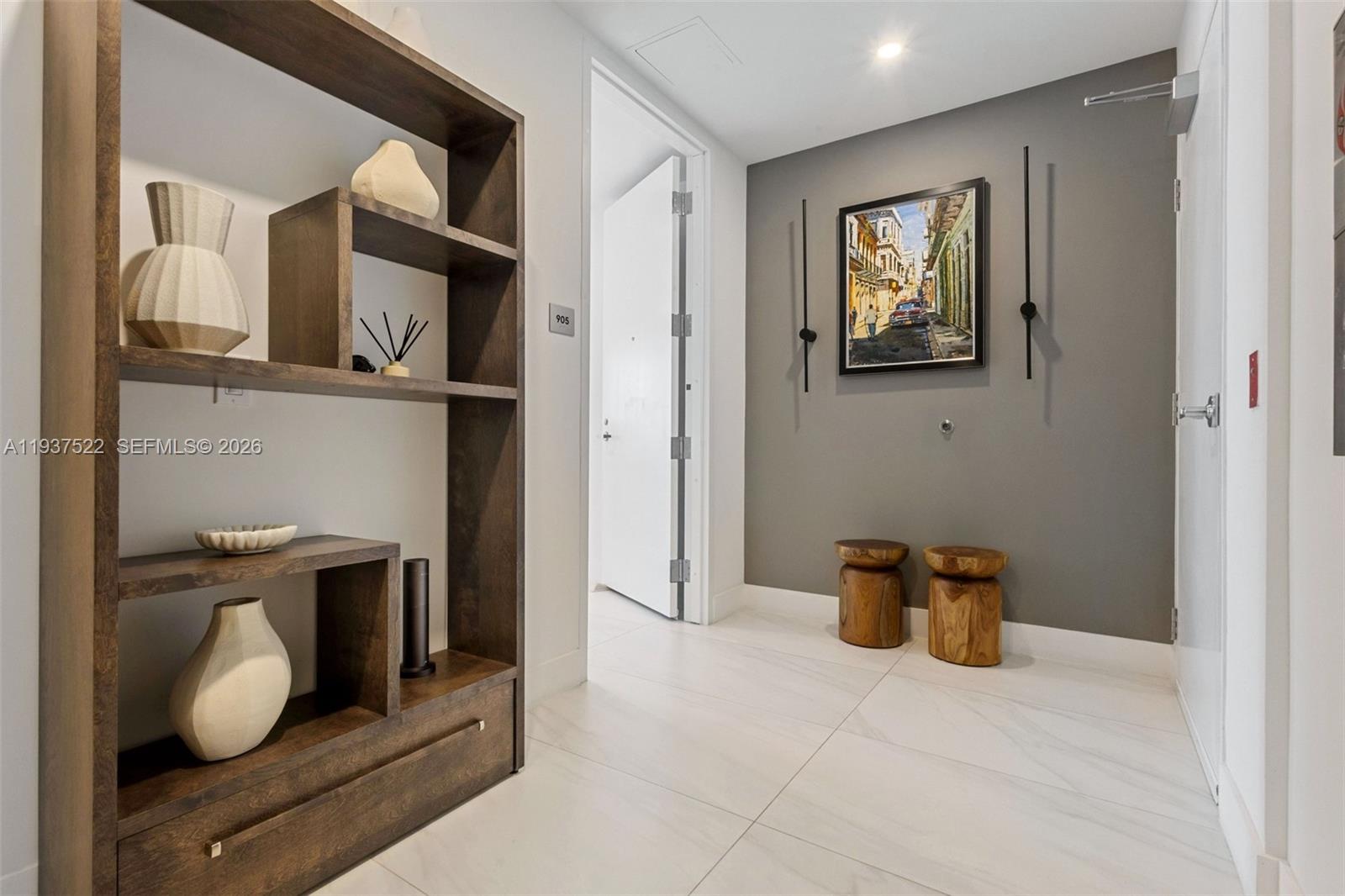 905 2 / 3 1675 sq. ft. $ 2026-01-02 0 Photo