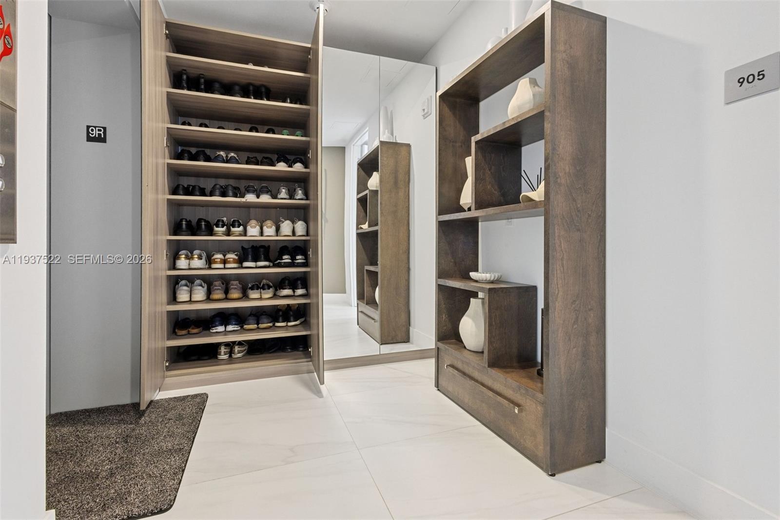 905 2 / 3 1675 sq. ft. $ 2026-01-02 0 Photo