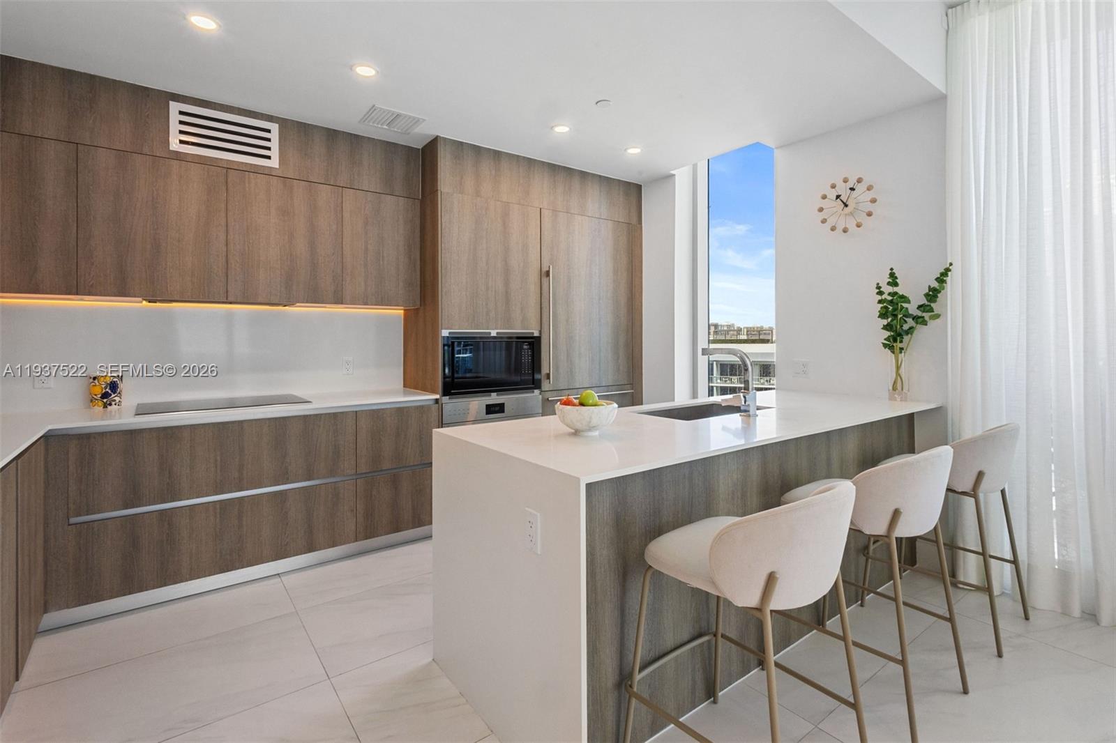 905 2 / 3 1675 sq. ft. $ 2026-01-02 0 Photo