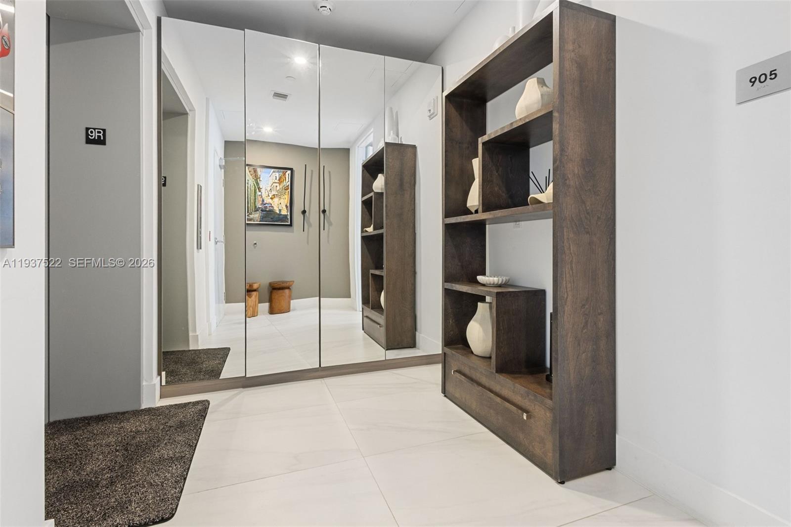 905 2 / 3 1675 sq. ft. $ 2026-01-02 0 Photo