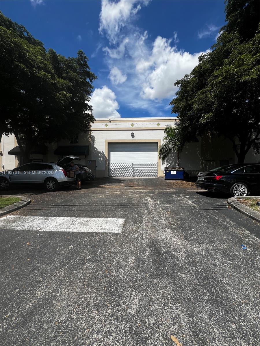   /   sq. ft. $ 2026-01-02 0 foto