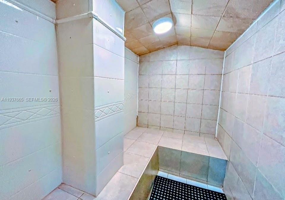 Photo of 2030 Ocean Dr  #506, Hallandale Beach, Florida, 33009 - Wet Turkish steam sauna