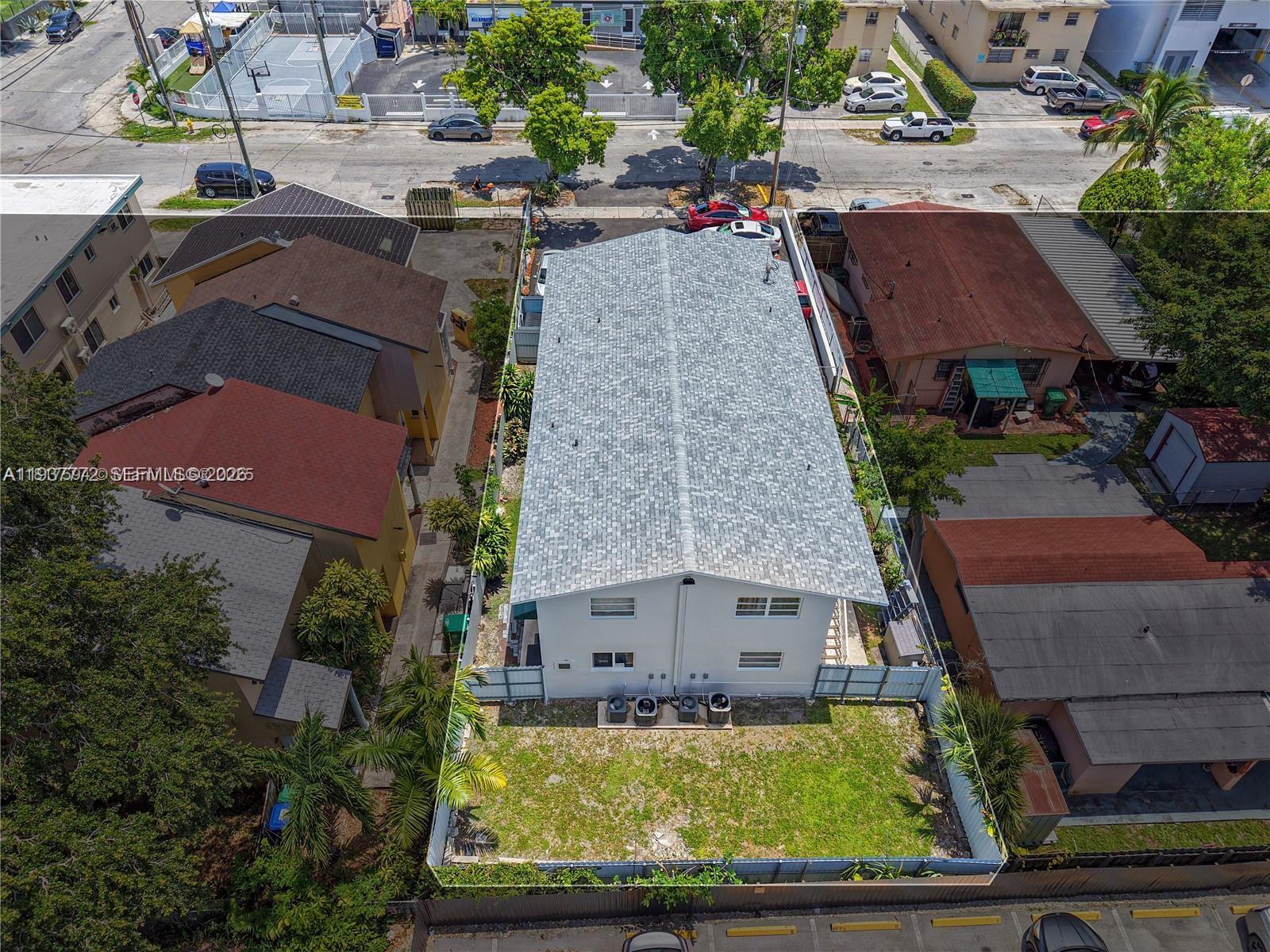   /  3728 кв.футов $ 2026-01-02 0 Фото