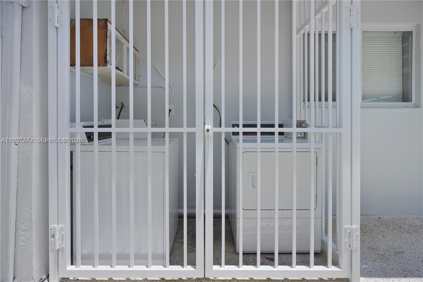   /  3728 кв.футов $ 2026-01-02 0 Фото