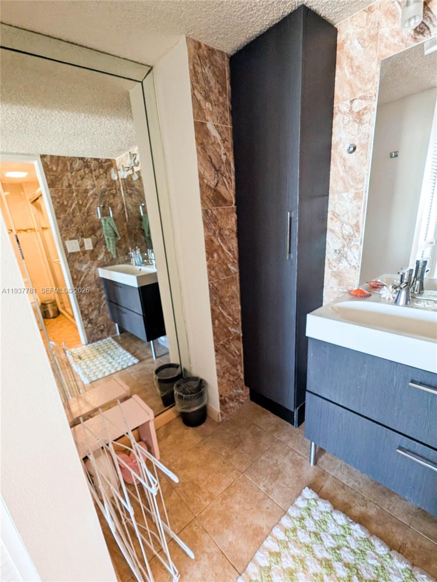 503 2 / 2 1008 sq. ft. $ 2026-01-02 0 foto