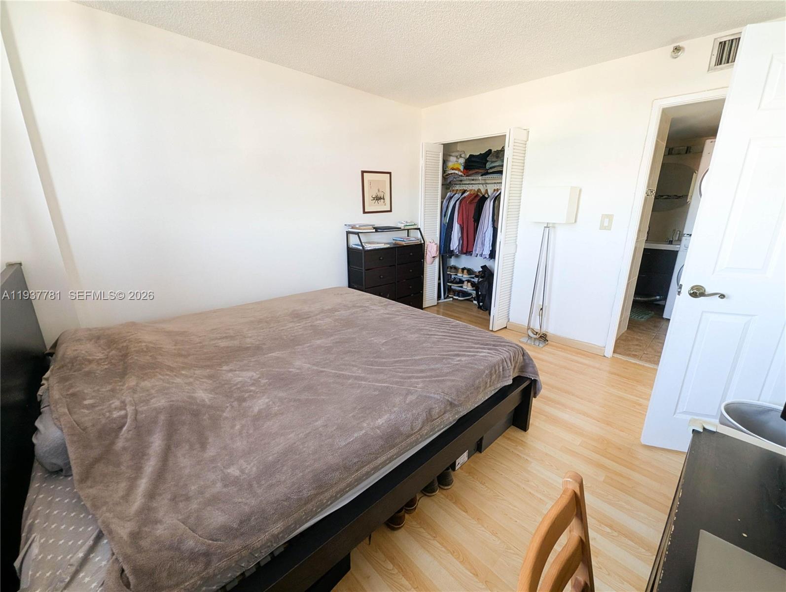 503 2 / 2 1008 sq. ft. $ 2026-01-02 0 foto