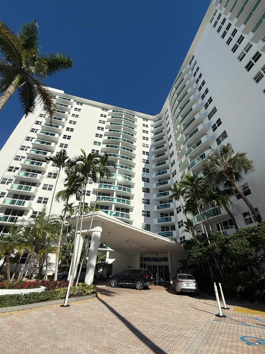 Photo of 3001 Ocean Dr #107, Hollywood, Florida, 33019 -