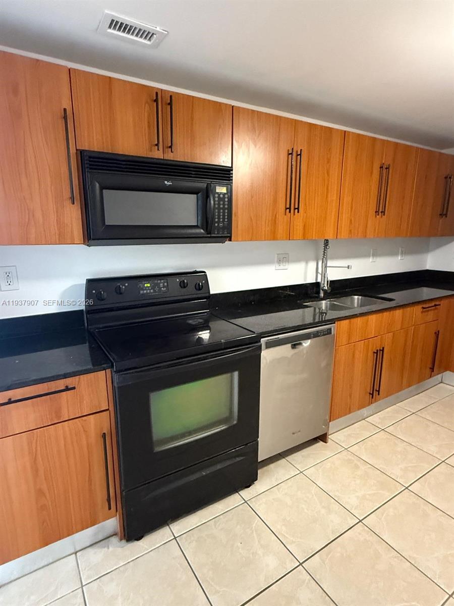 Photo of 3001 Ocean Dr #107, Hollywood, Florida, 33019 -