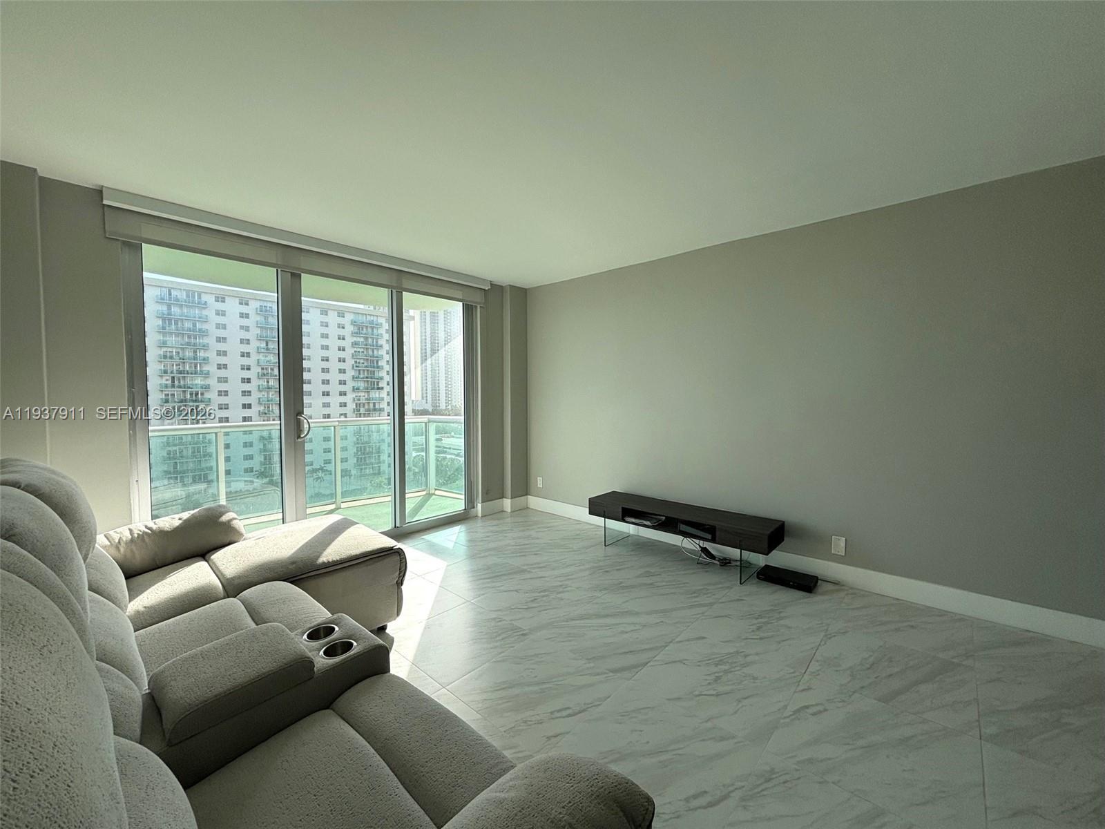 Photo of 19380 Collins Ave #914, Sunny Isles Beach, Florida, 33160 -