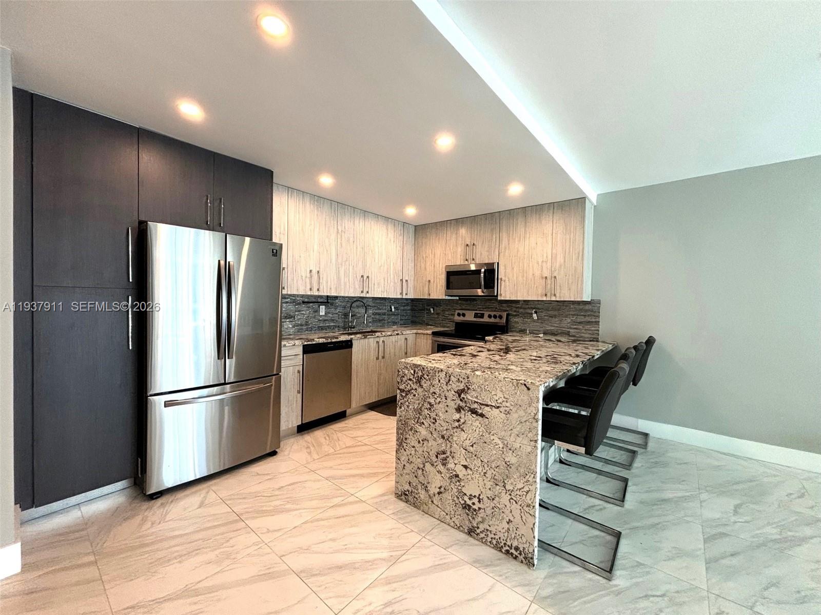 Photo of 19380 Collins Ave #914, Sunny Isles Beach, Florida, 33160 -