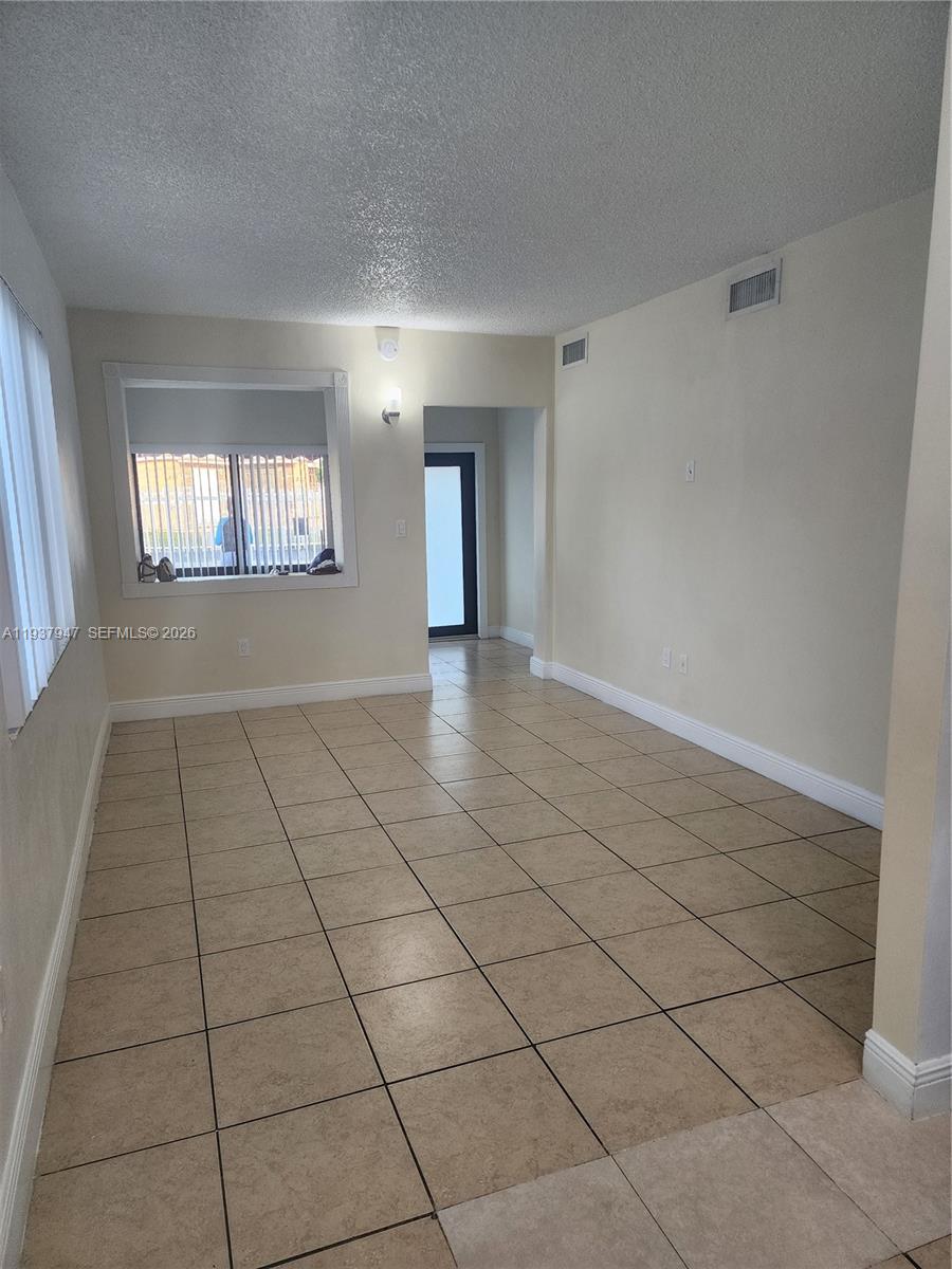   /  1758 кв.футов $ 2026-01-03 0 Фото