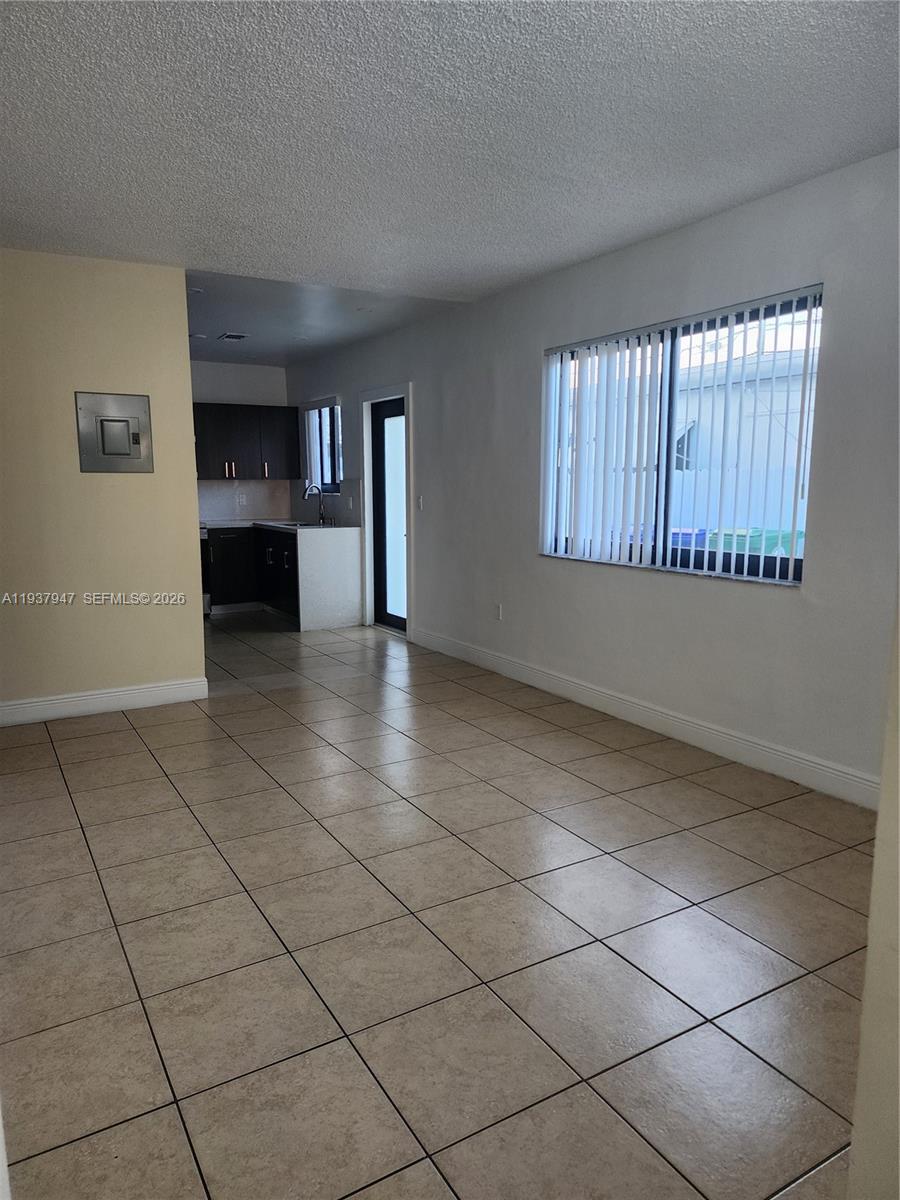   /  1758 кв.футов $ 2026-01-03 0 Фото