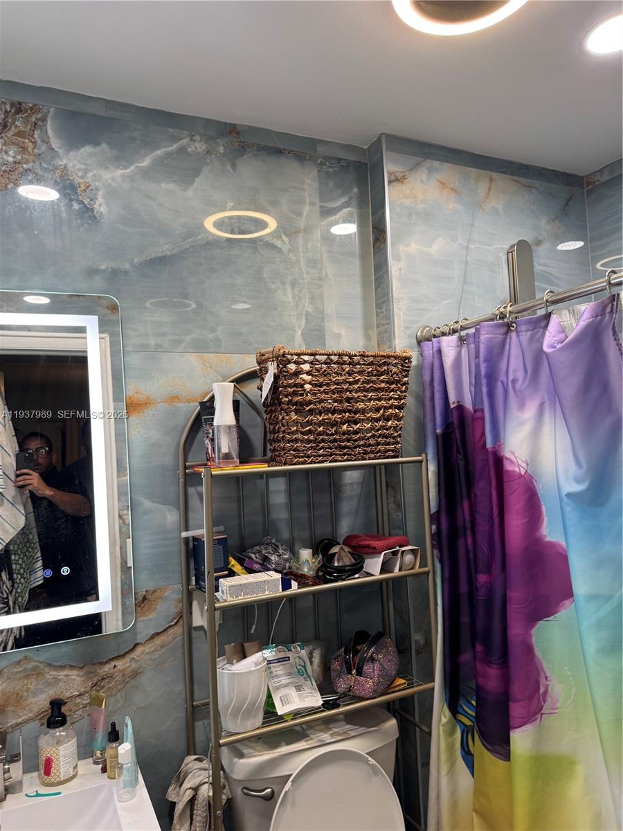 Ver detalles 9755 3 / 2 1404 sq. ft. $ 2026-01-03 0 foto