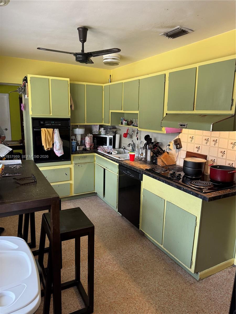 Ver detalles 9755 3 / 2 1404 sq. ft. $ 2026-01-03 0 foto