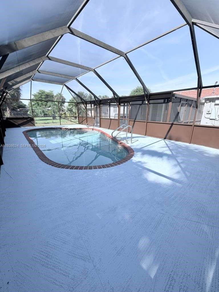   /  1566 кв.футов $ 2026-01-03 0 Фото