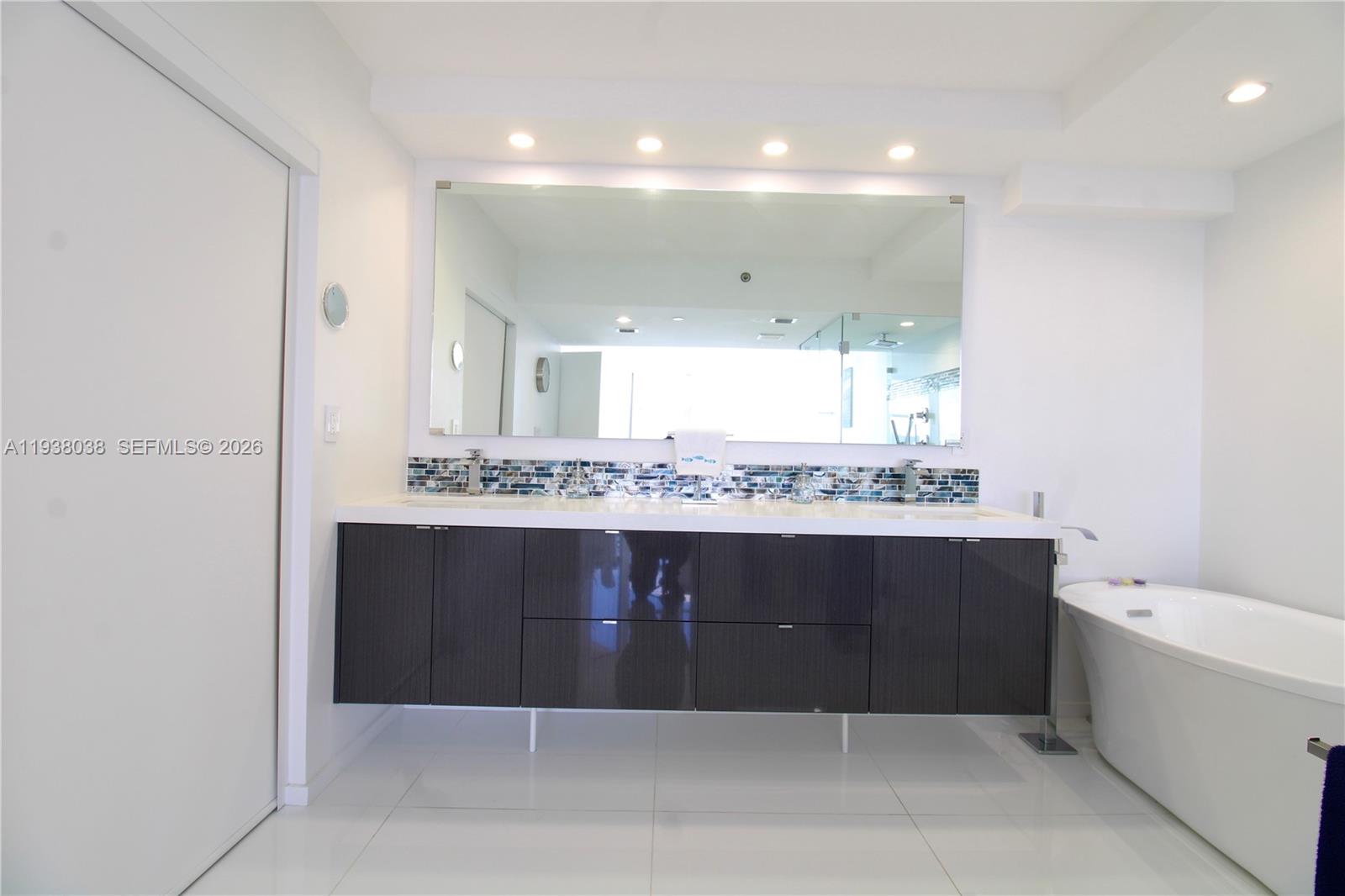 Photo of 3600 Mystic Pointe Dr  #1115, Aventura, Florida, 33180 - 