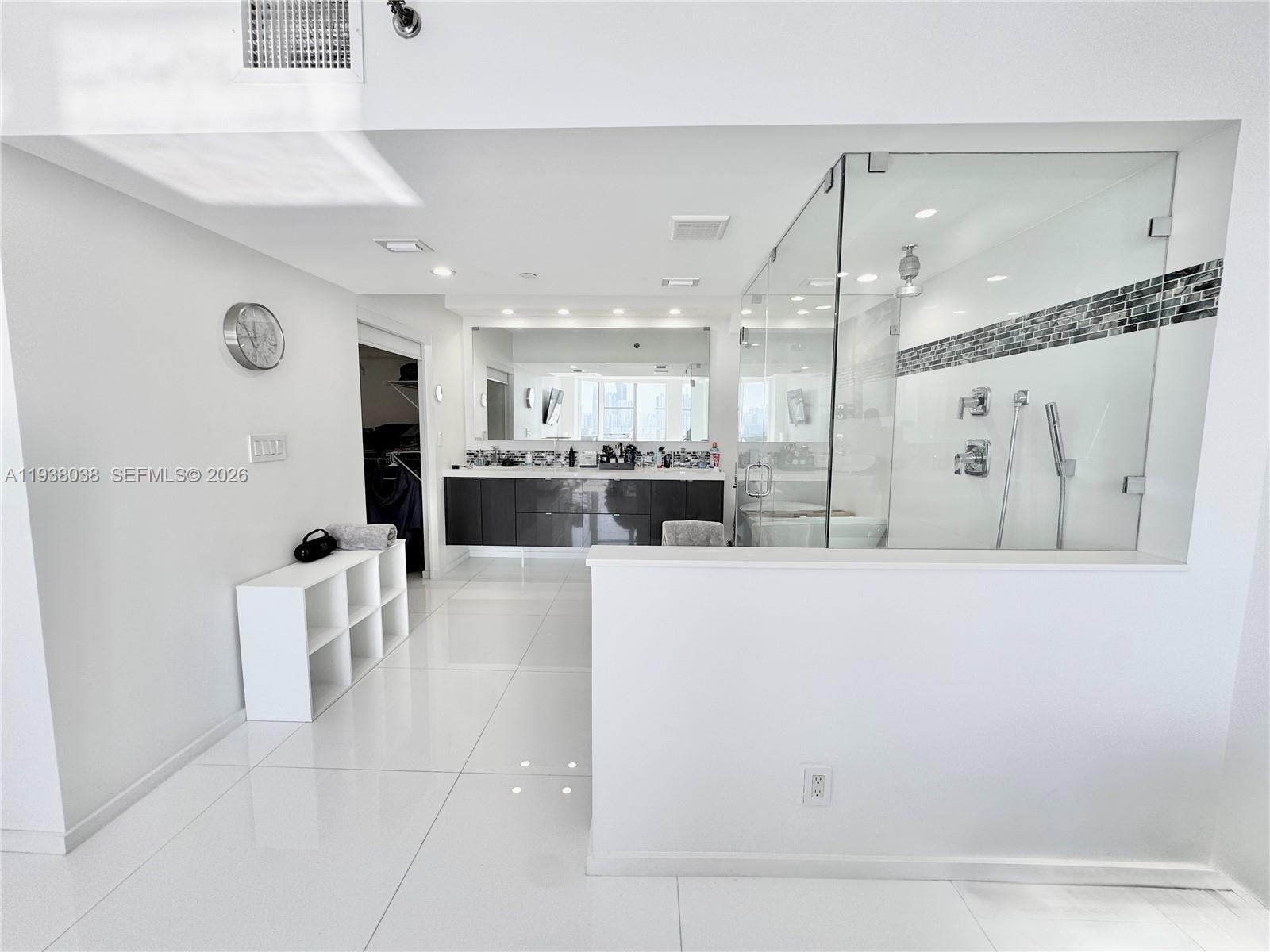 Photo of 3600 Mystic Pointe Dr  #1115, Aventura, Florida, 33180 - 