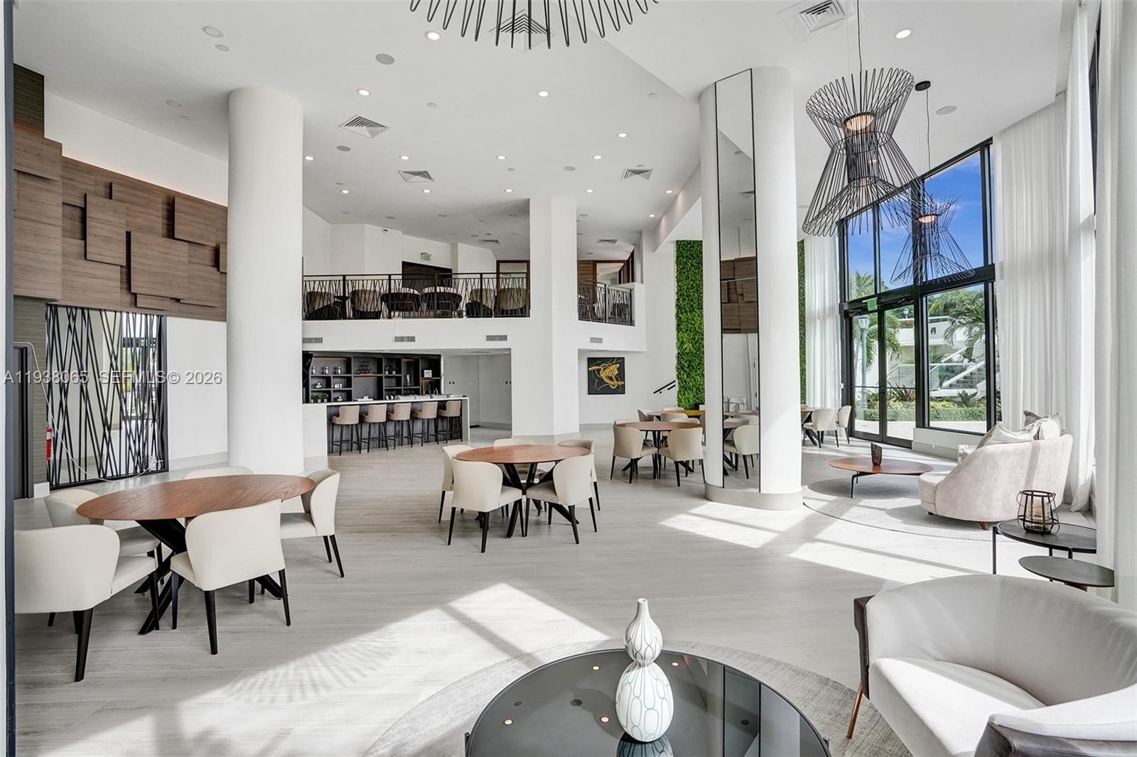 807 3 / 3 1696 sq. ft. $ 2026-01-03 0 foto