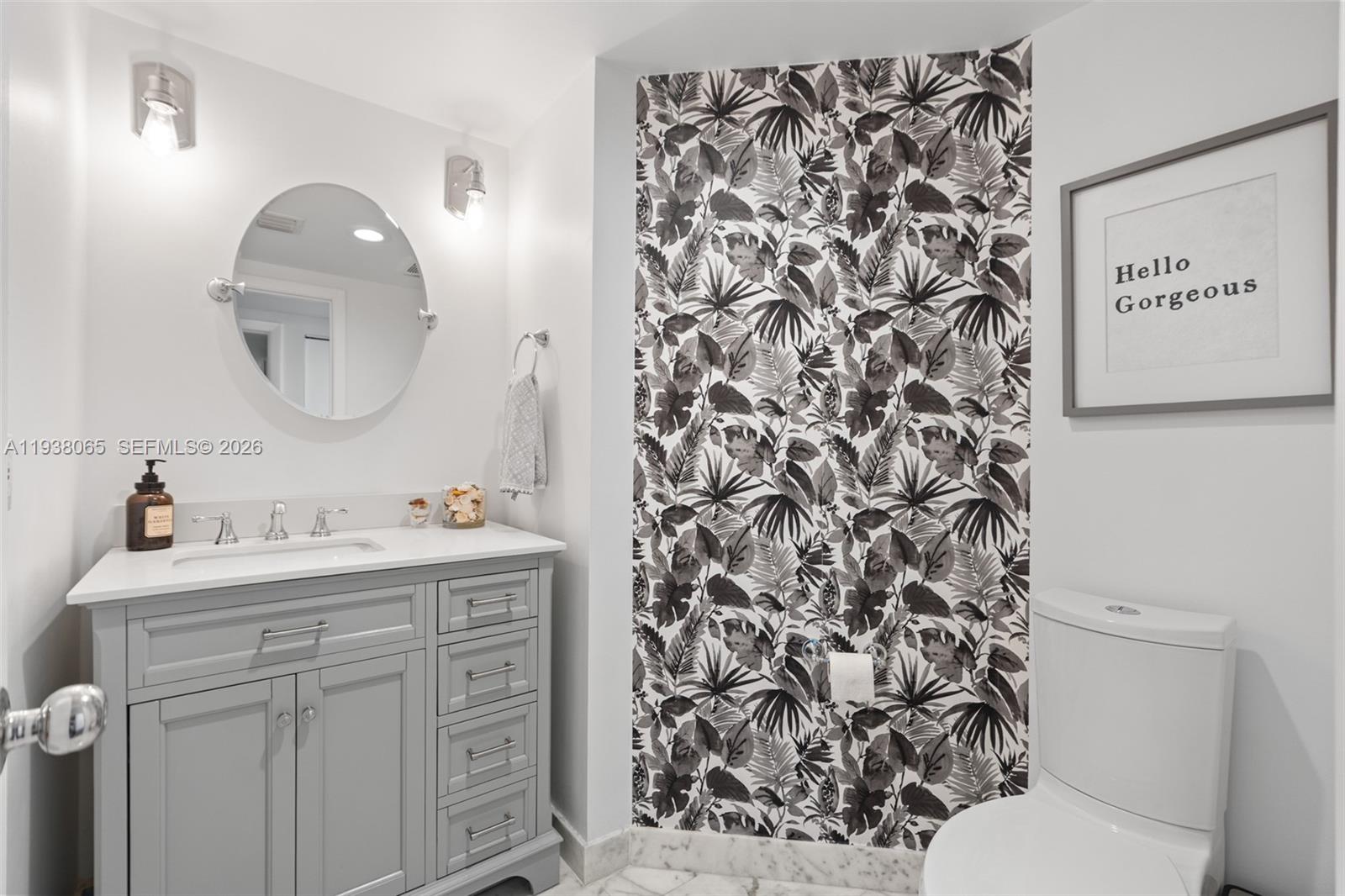 807 3 / 3 1696 sq. ft. $ 2026-01-03 0 foto