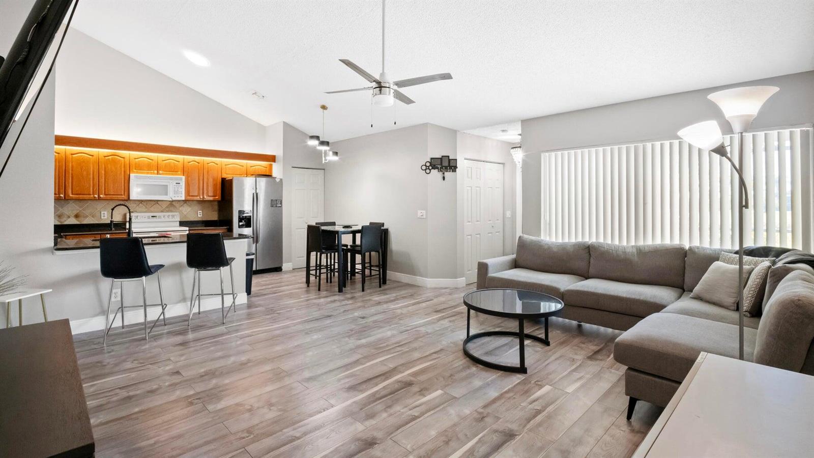 Ver detalles 1103 3 / 2 1332 sq. ft. $ 2026-01-30 0 foto