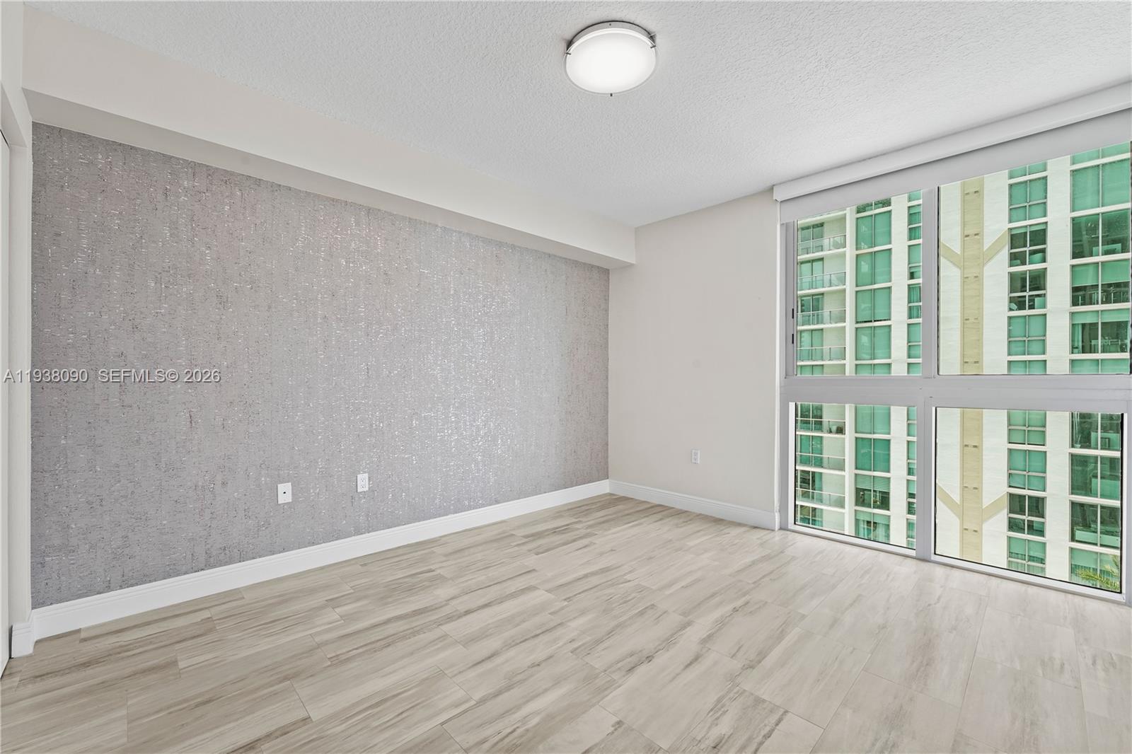 Ver detalles 4-1107 3 / 4 1892 sq. ft. $ 2026-01-04 0 foto