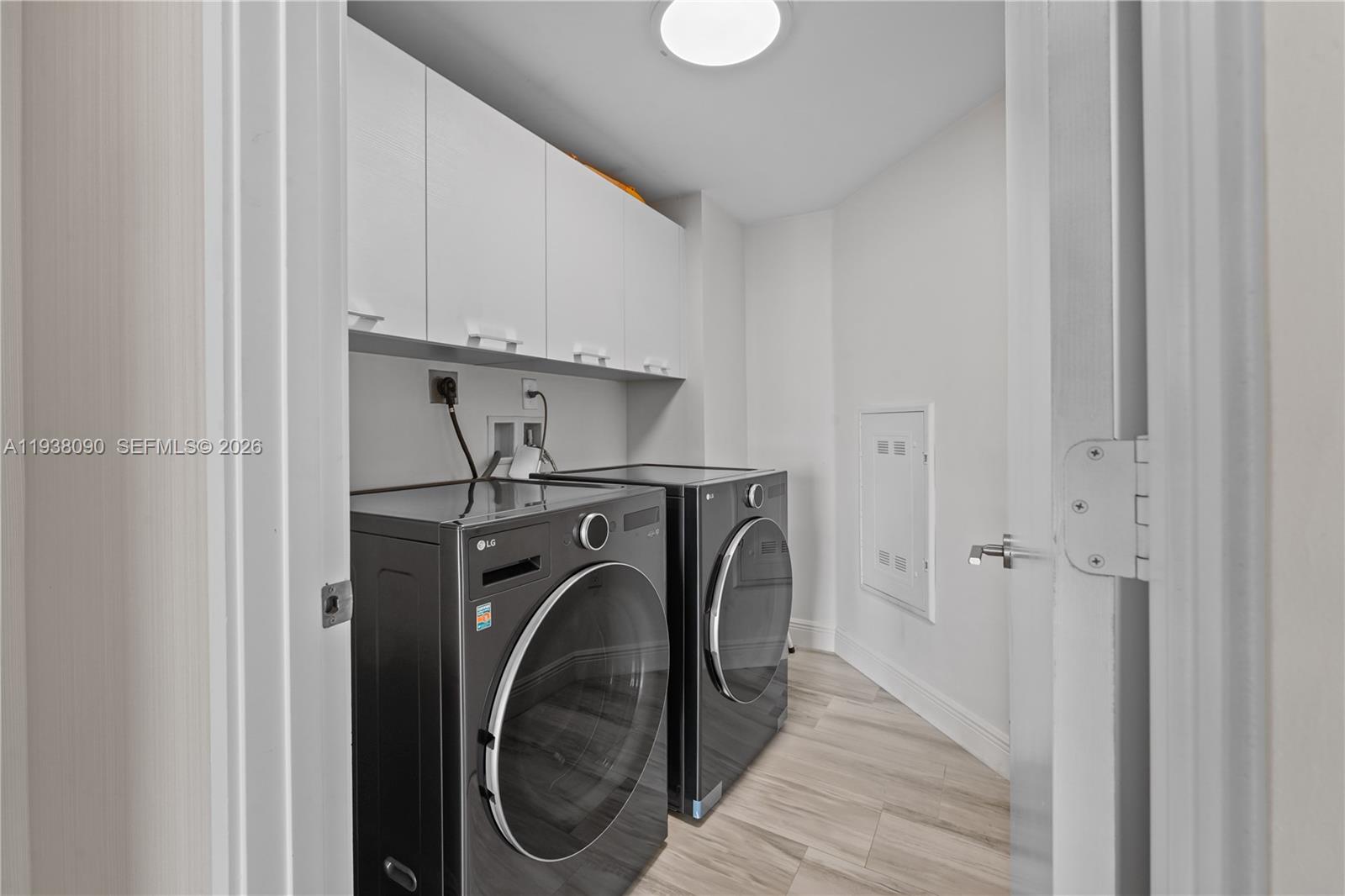 Ver detalles 4-1107 3 / 4 1892 sq. ft. $ 2026-01-04 0 foto