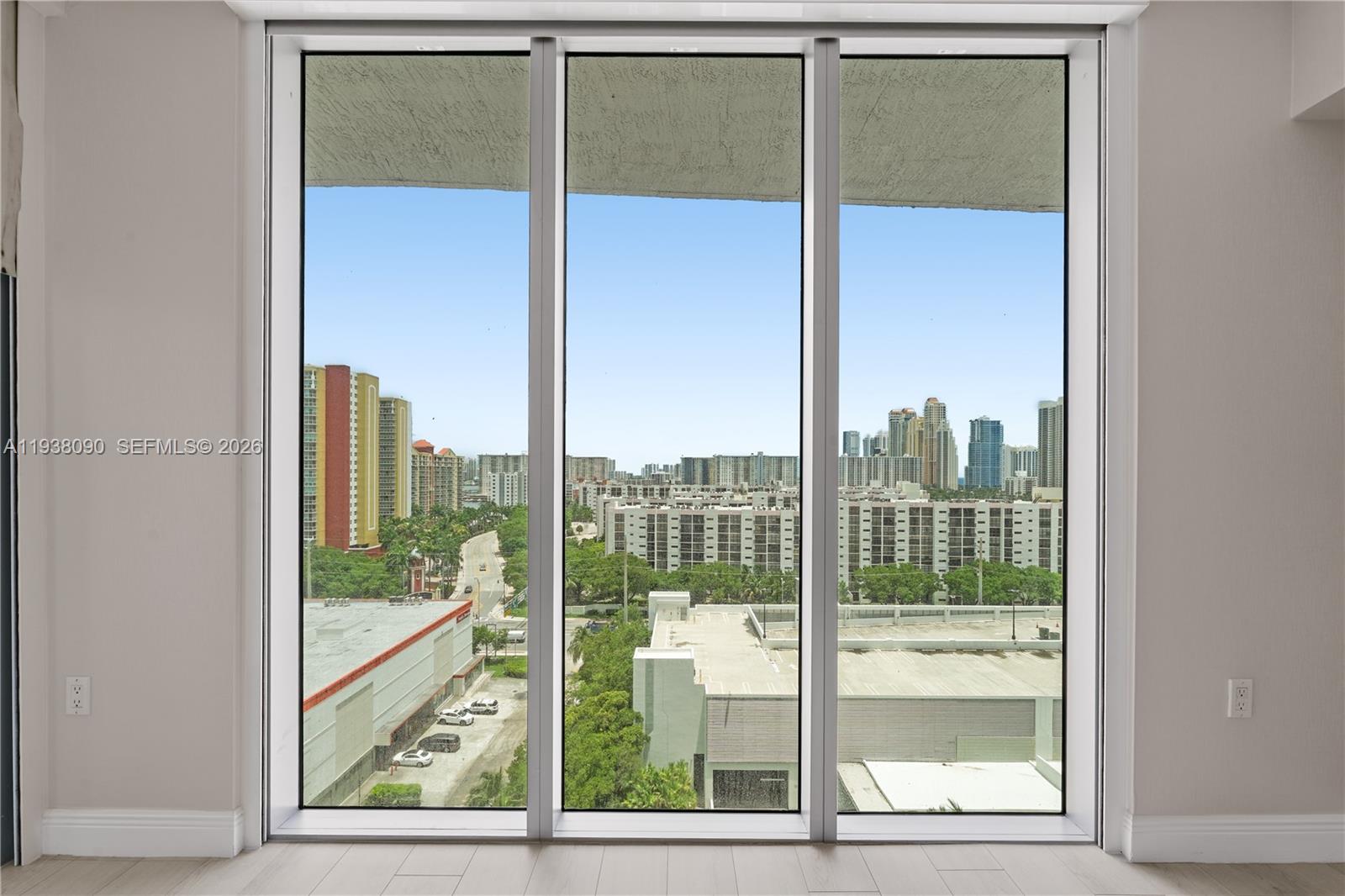 Ver detalles 4-1107 3 / 4 1892 sq. ft. $ 2026-01-04 0 foto