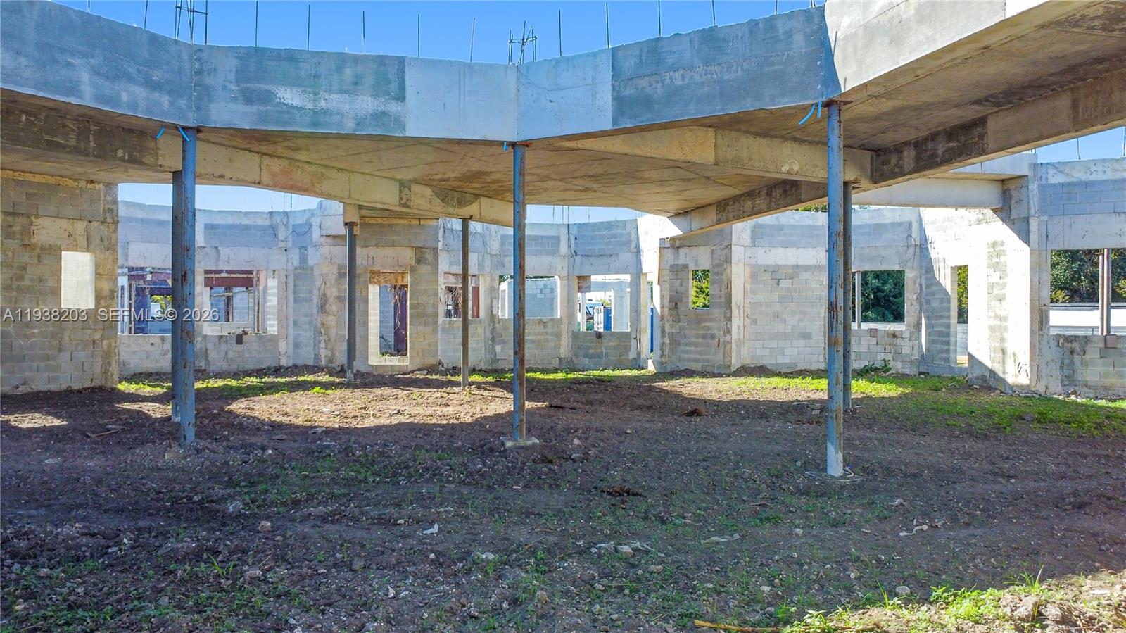   /   sq. ft. $ 2026-01-04 0 foto