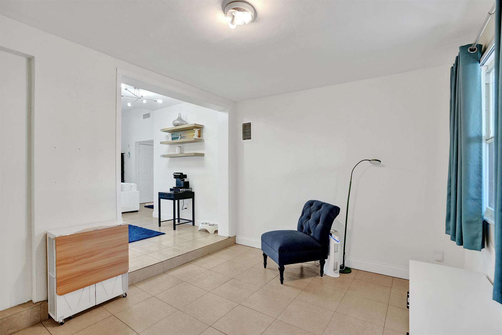   / 0 2021 sq. ft. $ 2026-06-21 0 foto