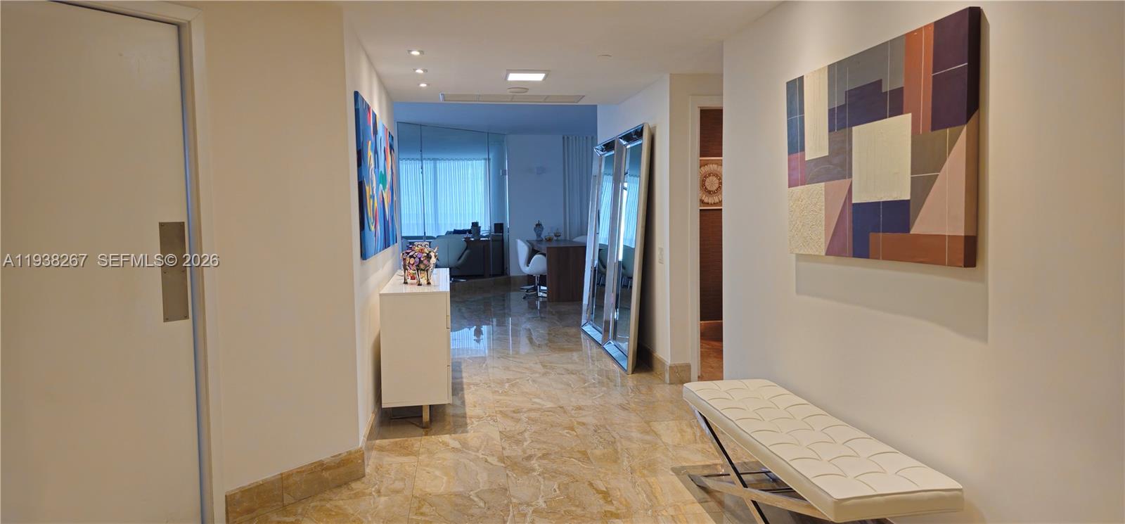 Photo of 3802 207th St  #1204, Aventura, Florida, 33180 - Corridor