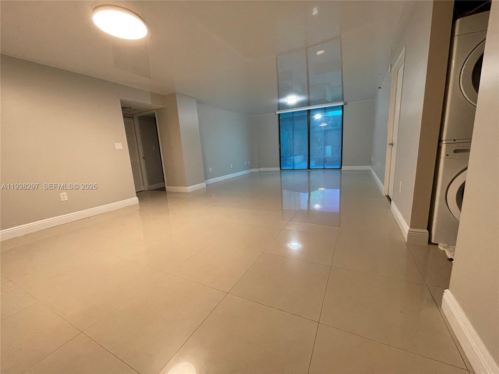 305 2 / 2 1251 sq. ft. $ 2026-01-05 0 foto