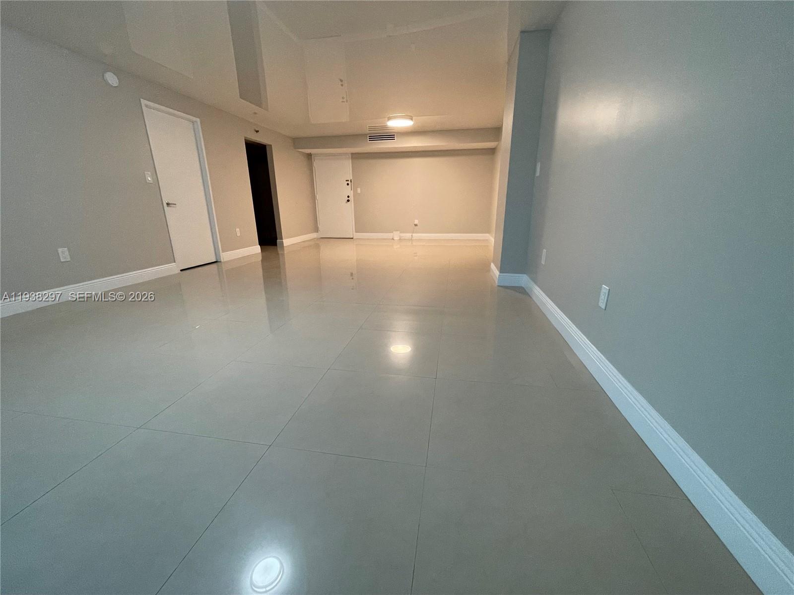 305 2 / 2 1251 sq. ft. $ 2026-01-05 0 foto