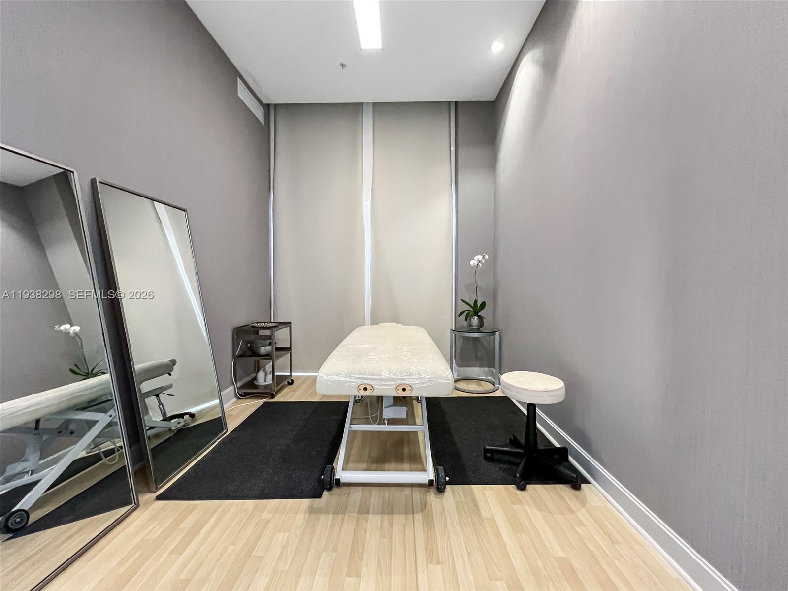 801A 2 / 2 1289 sq. ft. $ 2026-01-04 0 Photo