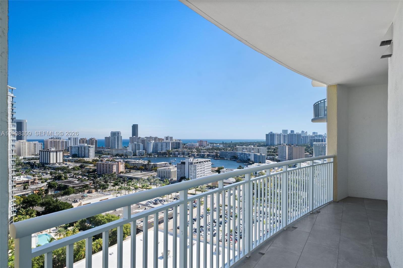 Фото 1755 Hallandale Beach Blvd #2105E, Hallandale Beach, Florida, 33009 -