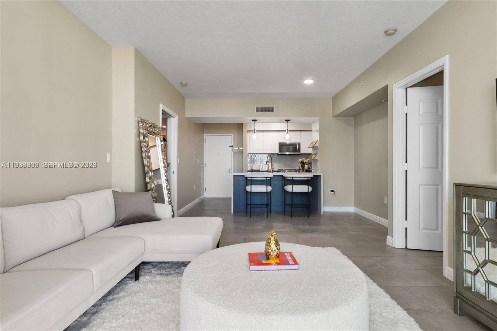 Фото 1755 Hallandale Beach Blvd #2105E, Hallandale Beach, Florida, 33009 -