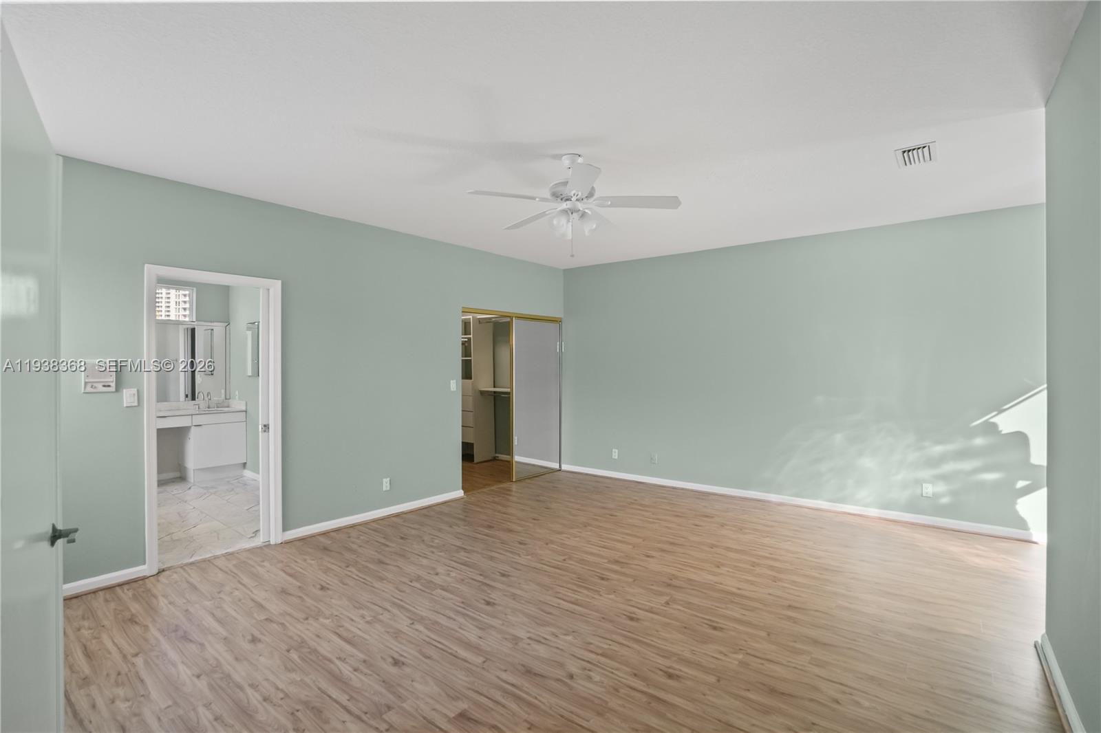 Photo of 3728 208th Ter  (3728), Aventura, Florida, 33180 - Master Bedroom