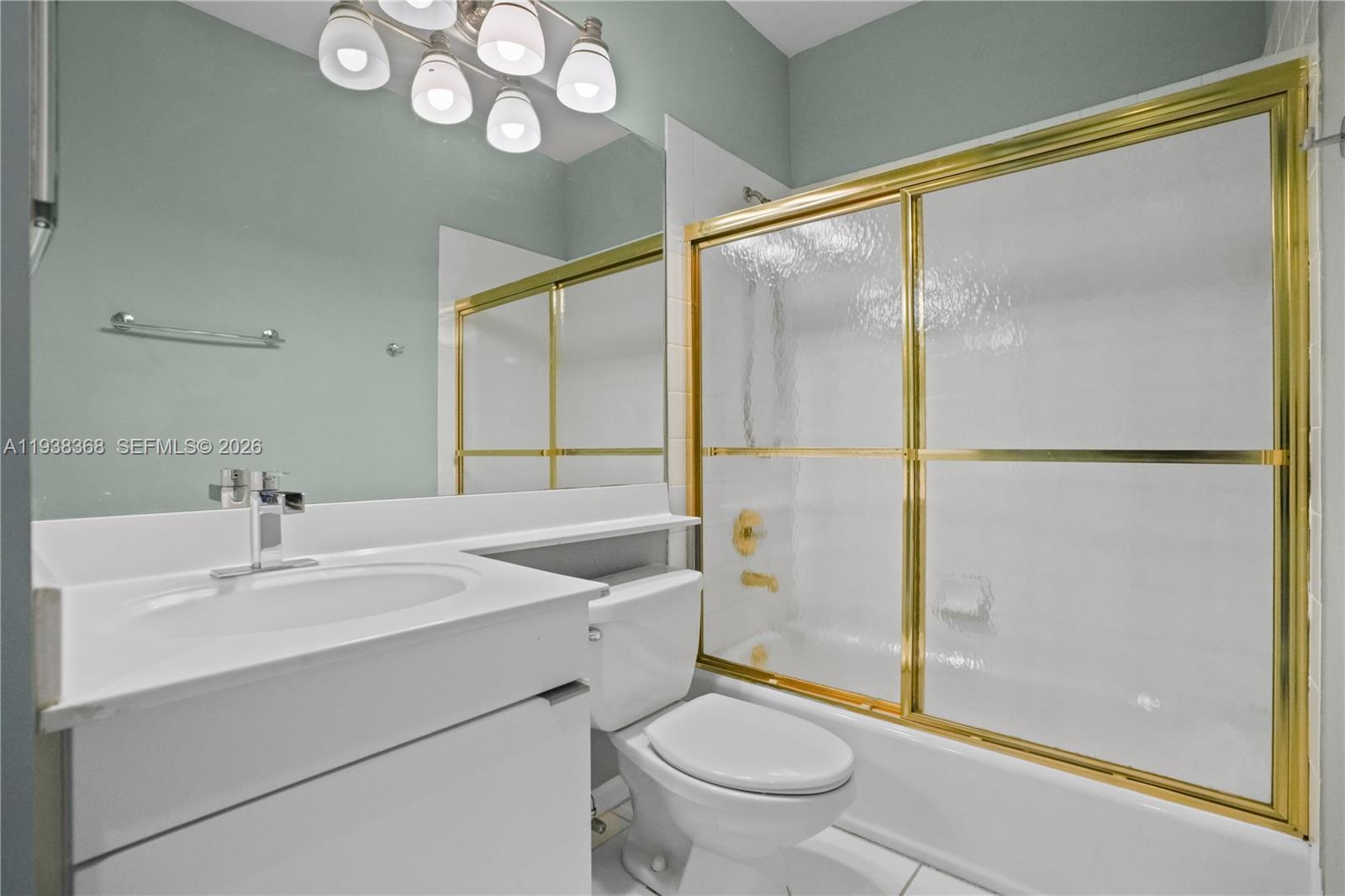 Photo of 3728 208th Ter  (3728), Aventura, Florida, 33180 - Bathroom 3
