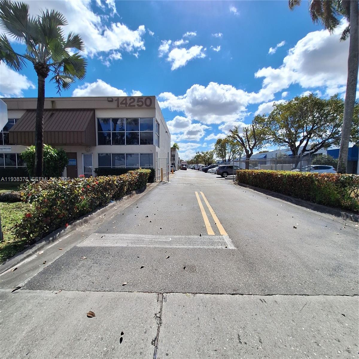 10  /   sq. ft. $ 2026-01-05 0 Photo