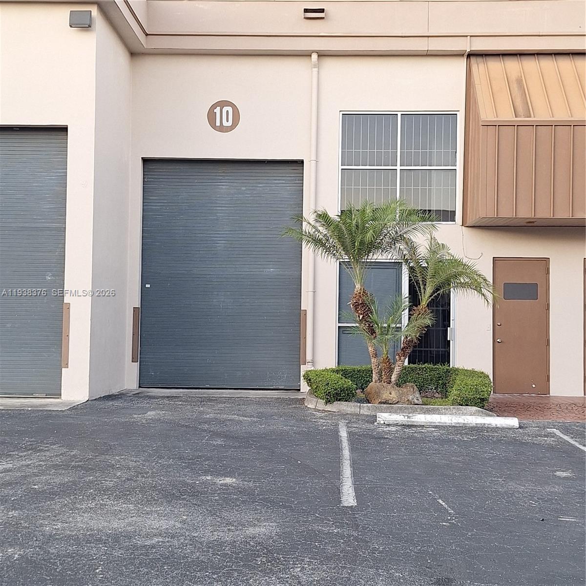 10  /   sq. ft. $ 2026-01-05 0 Photo