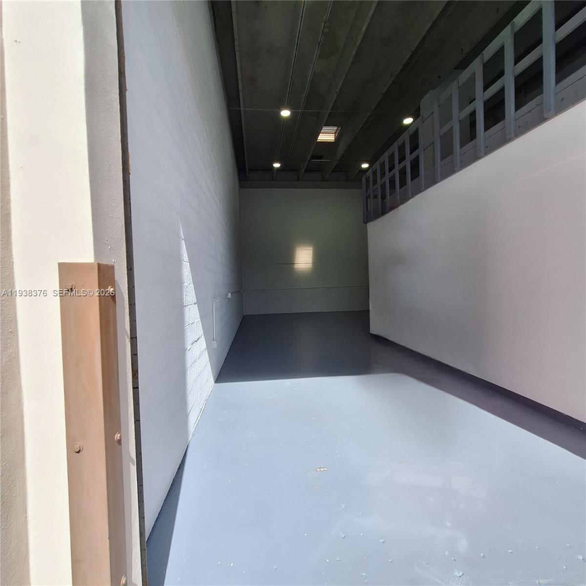 10  /   sq. ft. $ 2026-01-05 0 Photo