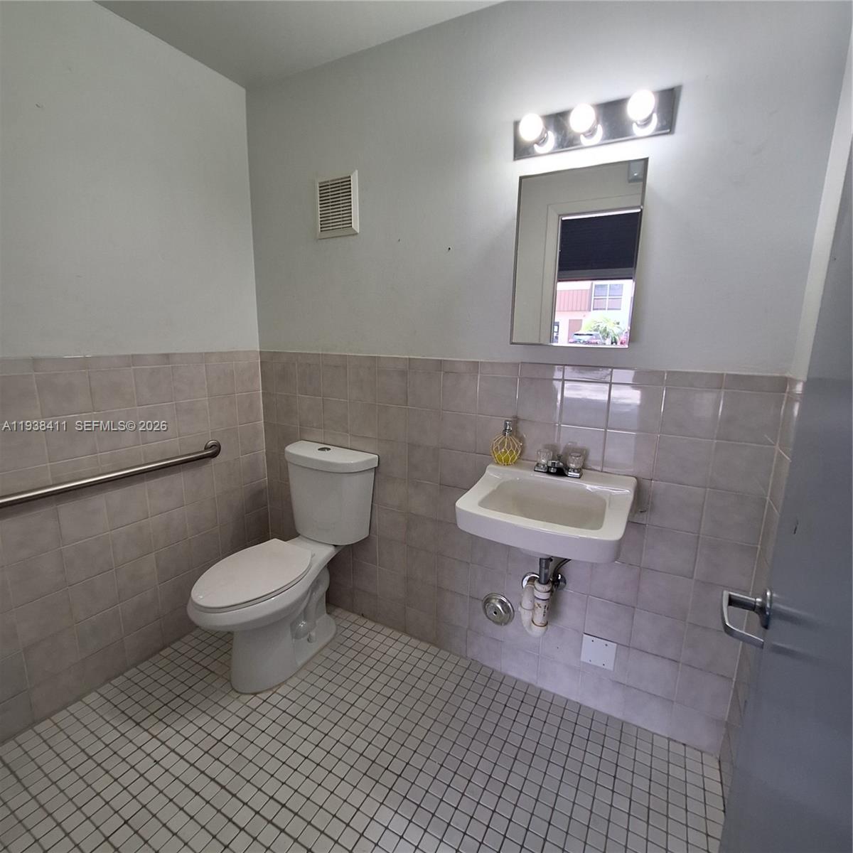 3  /   sq. ft. $ 2026-01-05 0 Photo