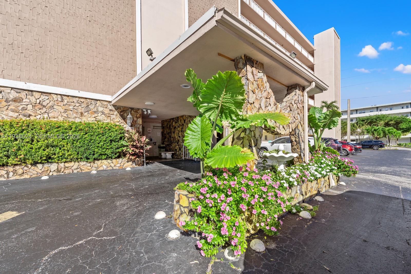 Photo of 421 14th Ave  #405, Hallandale Beach, Florida, 33009 - 