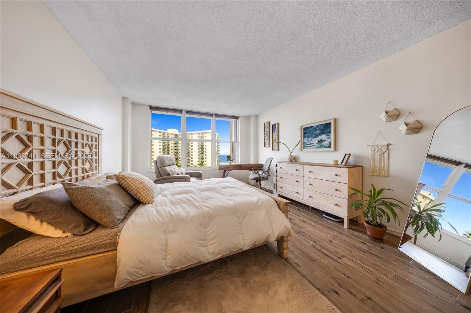 Photo of 3800 Ocean Dr  #817, Hollywood, Florida, 33019 - 