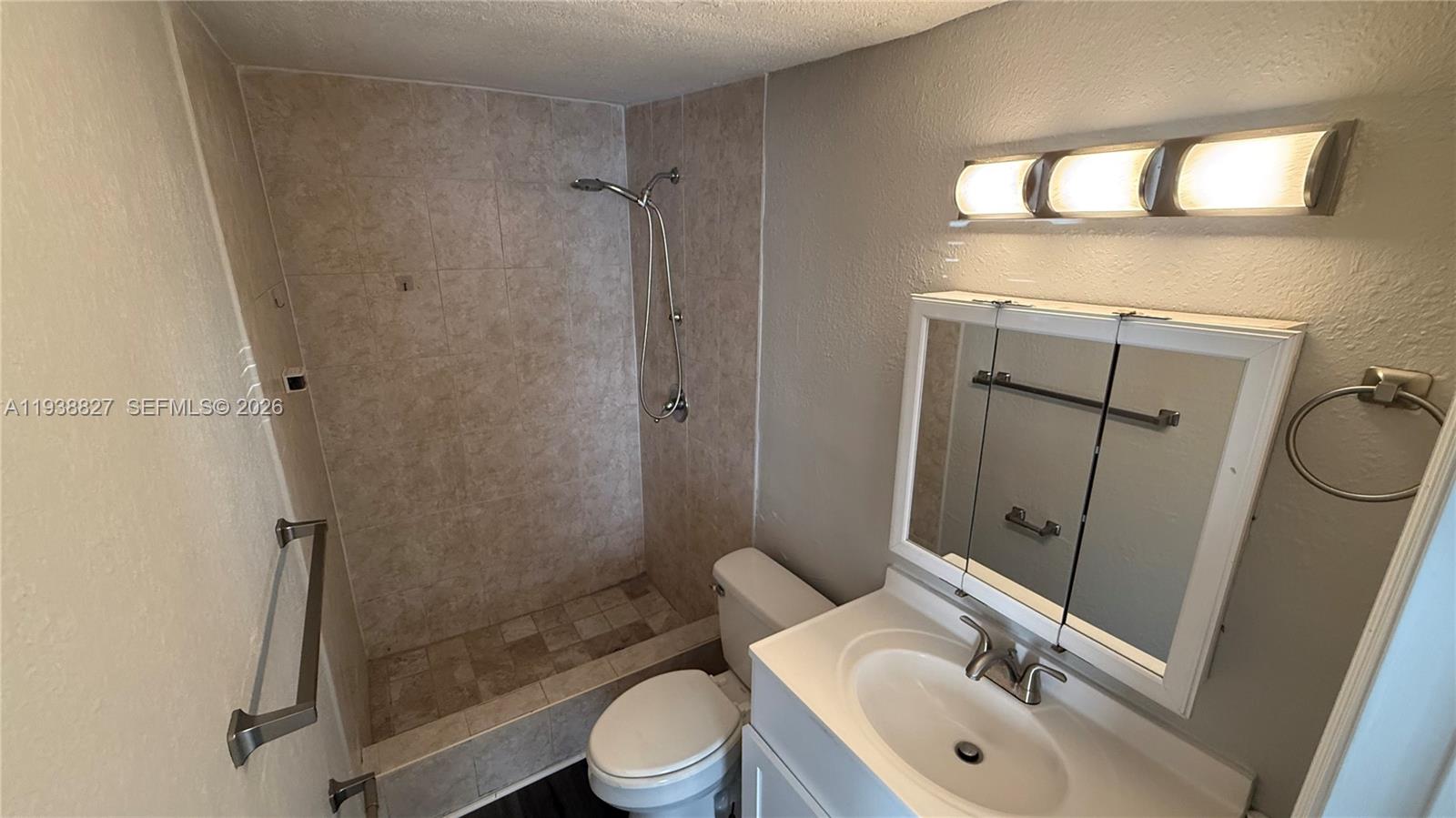 See details / 989 sq. ft. $ 2026-01-05 0 Photo