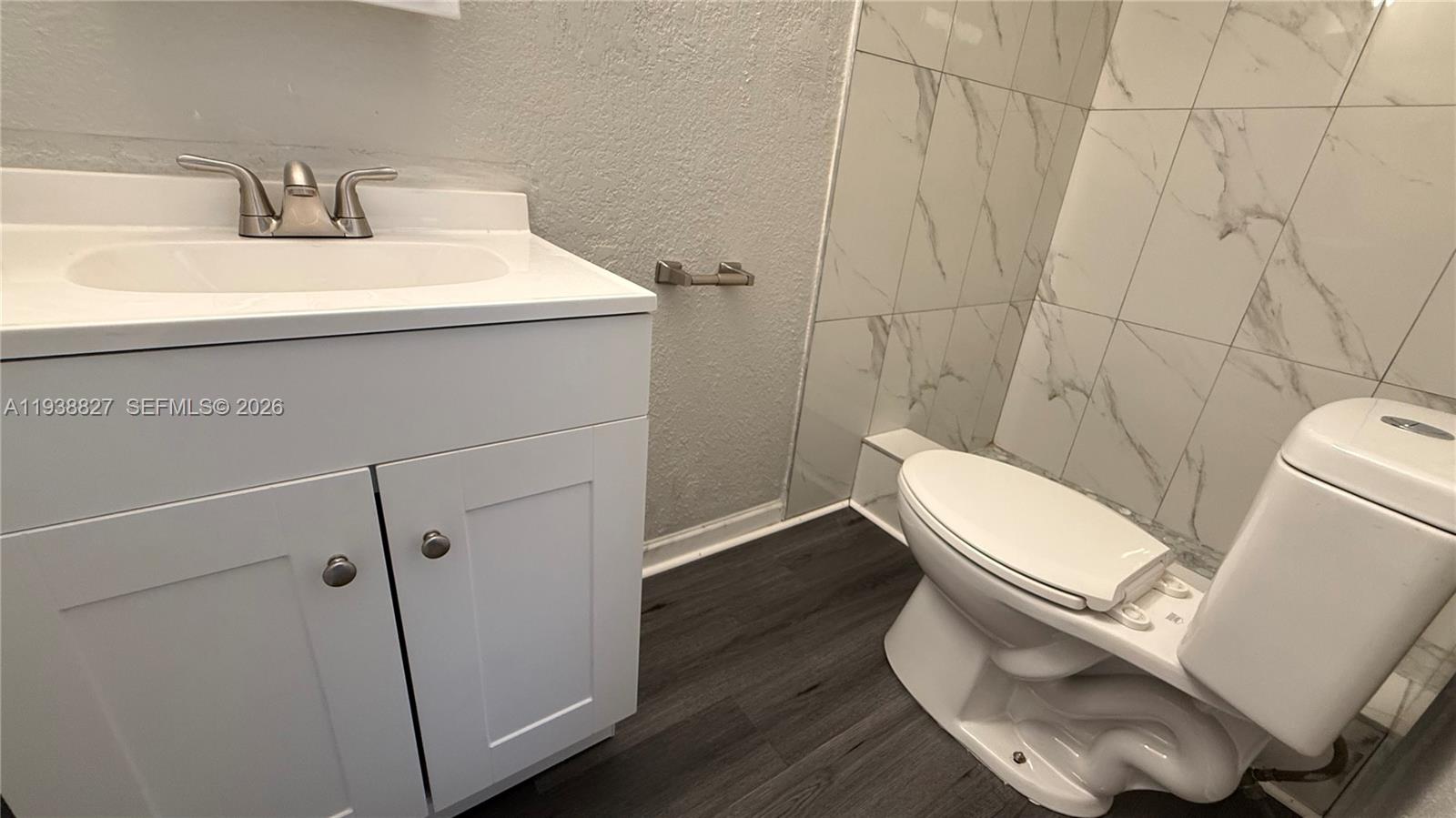 See details / 989 sq. ft. $ 2026-01-05 0 Photo