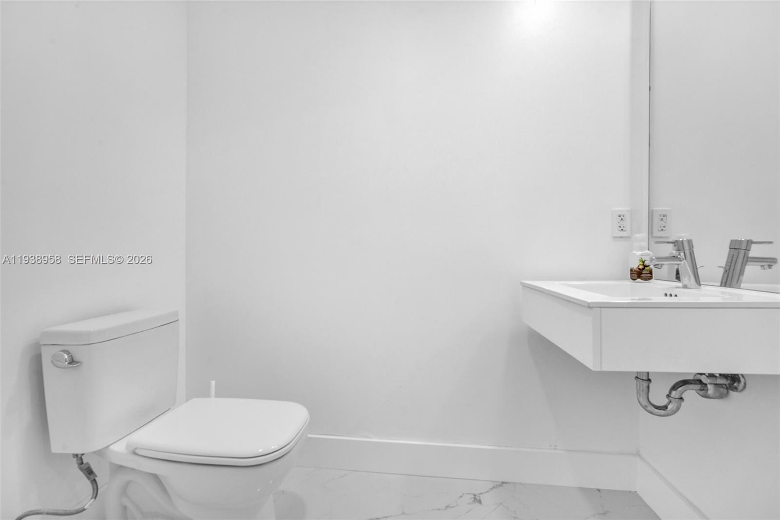 Photo of 17111 Biscayne Blvd  #411, North Miami Beach, Florida, 33160 - 