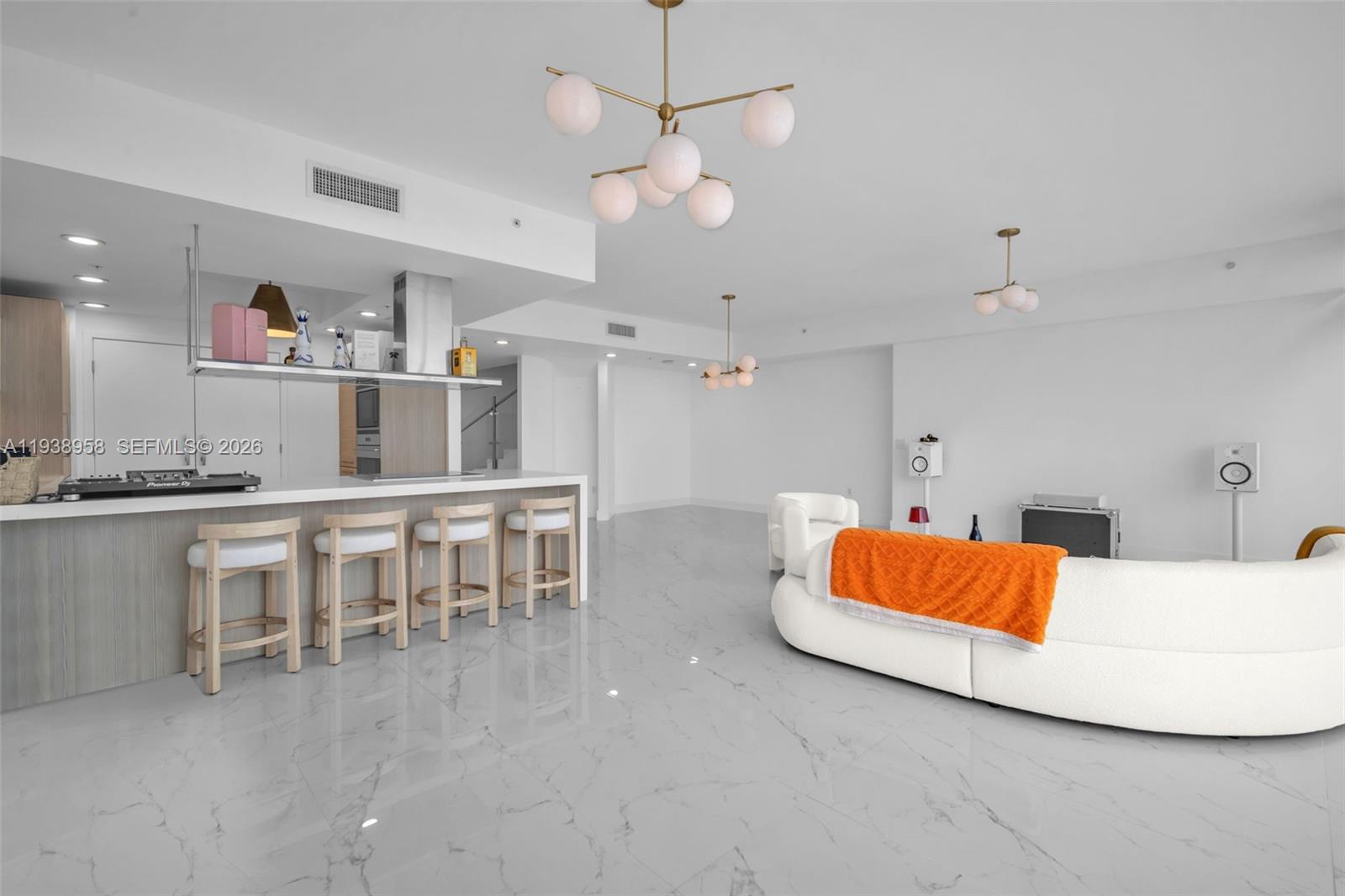 Photo of 17111 Biscayne Blvd  #411, North Miami Beach, Florida, 33160 - 