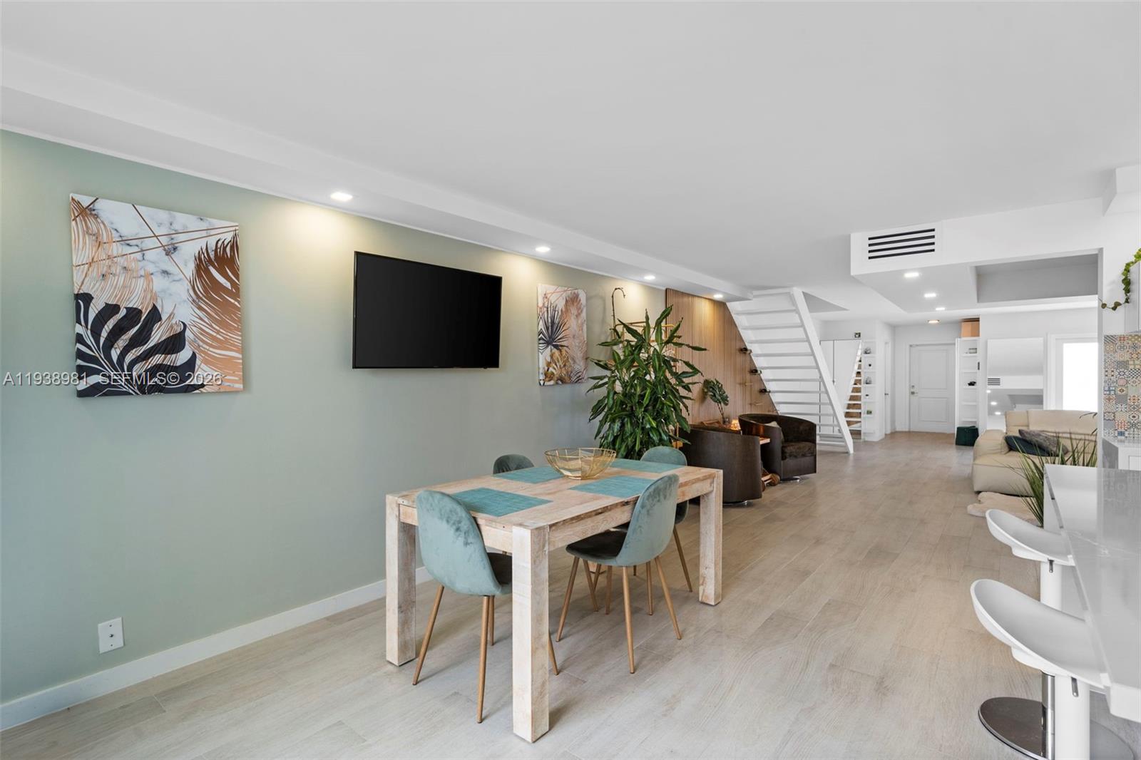 Photo of 918 26th Ave  (918), Hallandale Beach, Florida, 33009 - 