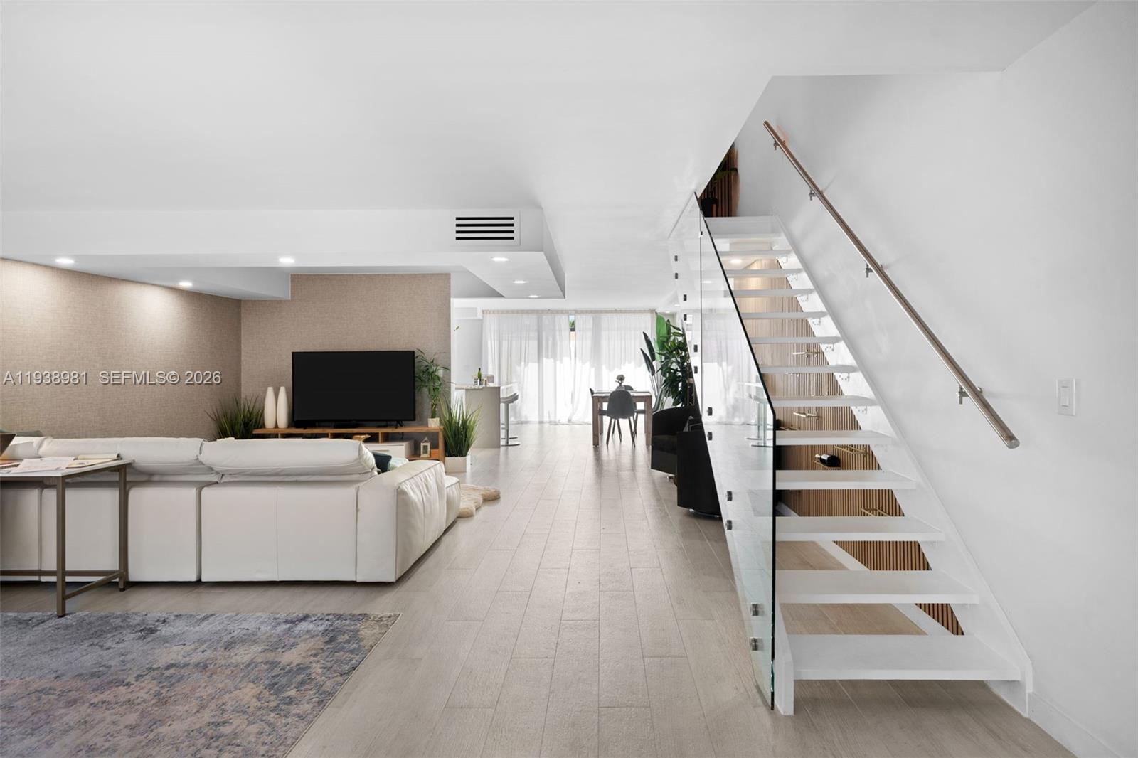 Photo of 918 26th Ave  (918), Hallandale Beach, Florida, 33009 - 